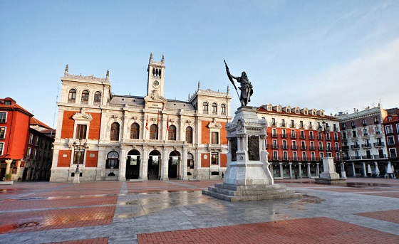 Plaza Mayor is the heart of Valladolid, a bustling square surrounded by stunning 16th-century buildings