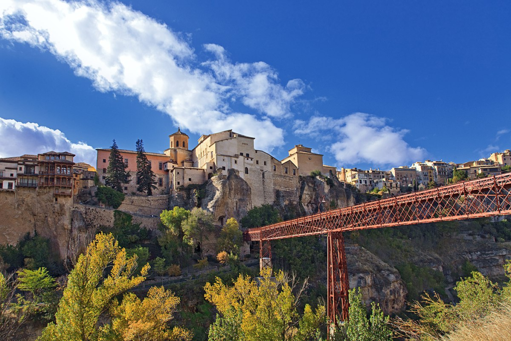 For breathtaking views of the Casas Colgadas and the surrounding landscape, head to the Puente de San Pablo