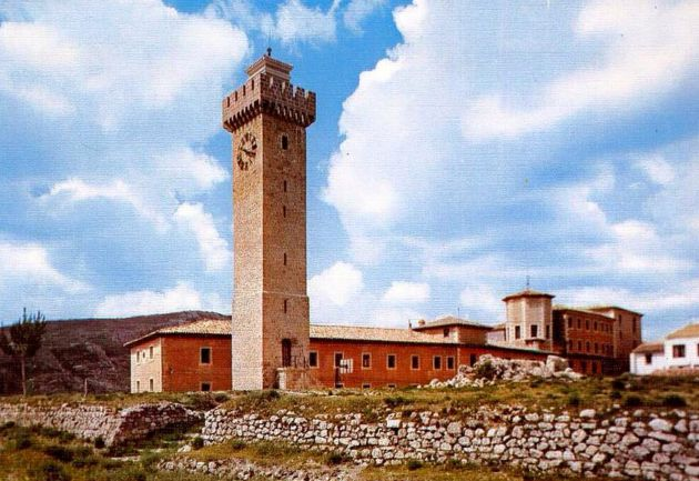 Torre Mangana is a historic tower that stands as a symbol of Cuenca’s rich past