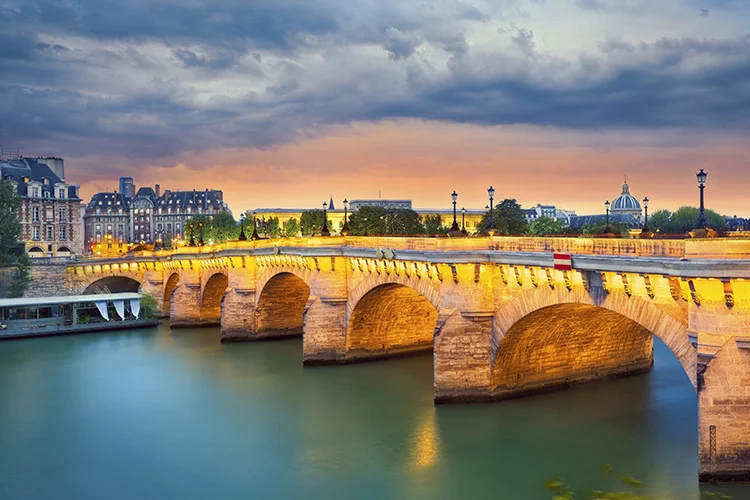 The Pont Neuf, despite its name meaning "New Bridge," is the oldest bridge in Toulouse, completed in the 17th century