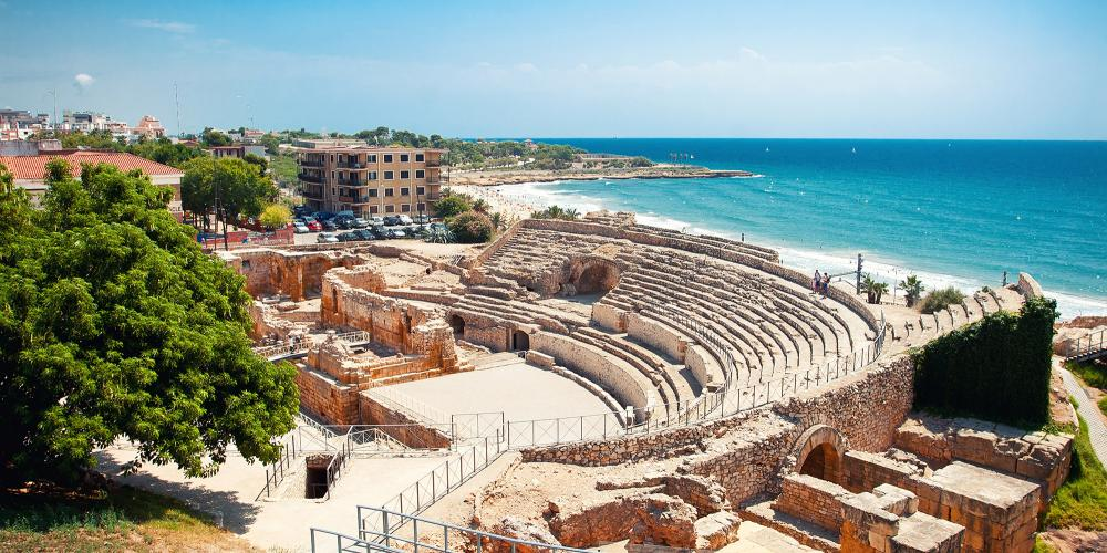 he Tarragona Amphitheatre is a remarkable relic of the city's Roman past