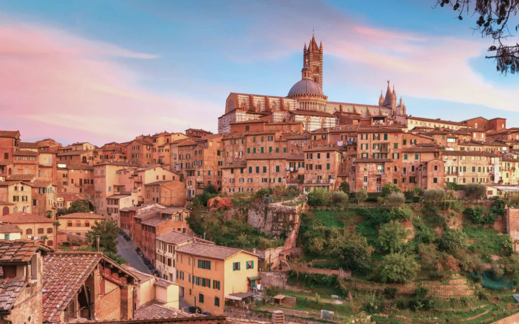 Siena is a city that has preserved its medieval character like no other in Tuscany