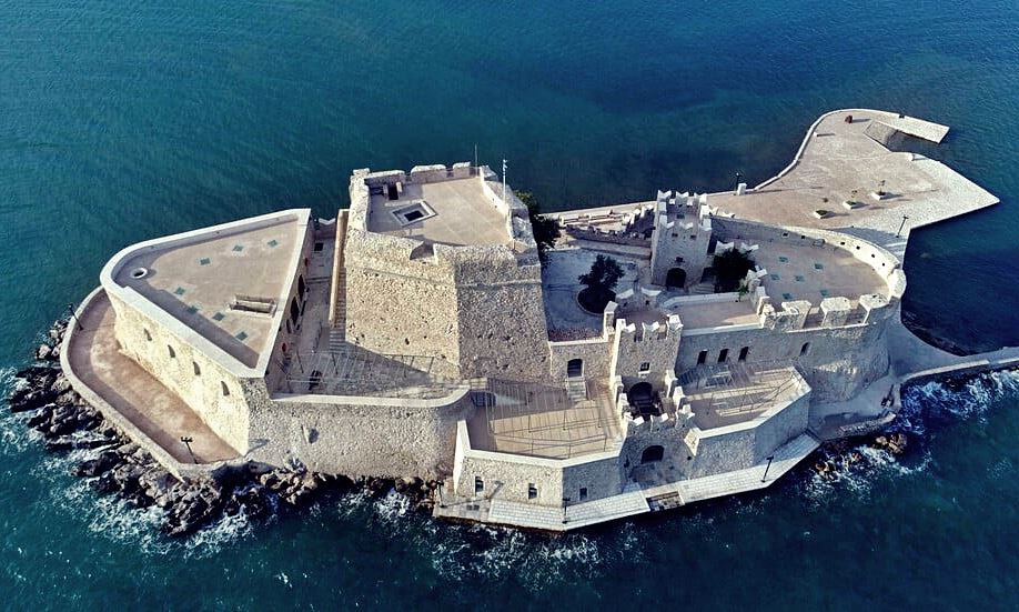 Located on a small islet in the middle of Nafplio’s harbor, the Bourtzi Castle is one of the town’s most iconic landmarks