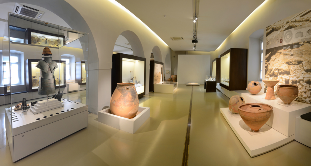 Housed in a beautiful Venetian building in Syntagma Square, the Archaeological Museum of Nafplio is a must-visit for history enthusiasts