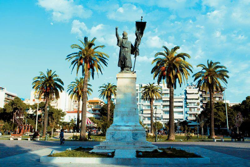 Psila Alonia Square is one of the most picturesque spots in Patras, offering a perfect blend of relaxation and entertainment