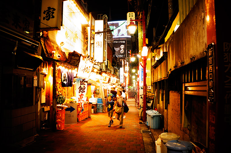 Roppongi is Tokyo's go-to district for nightlife, offering a wide variety of bars, clubs, and entertainment venues