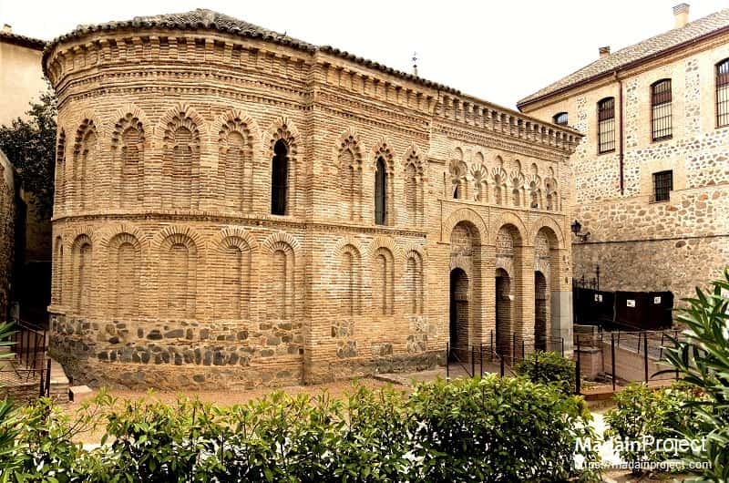 Originally built as a mosque in 999 AD, the Mosque of Cristo de la Luz is one of the best-preserved examples of Mudejar architecture in Spain. It was converted into a church in the 12th century.