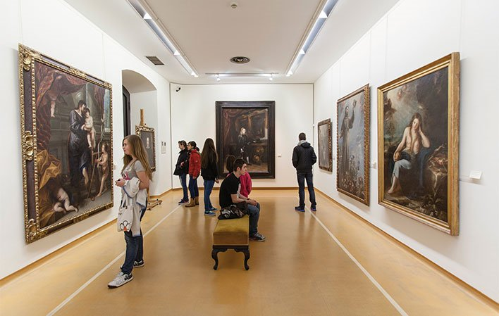 Art enthusiasts will love the Museum of Fine Arts of Asturias, which boasts an impressive collection of artworks spanning from the Middle Ages to contemporary times