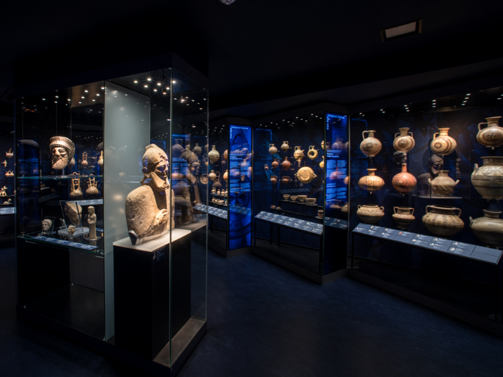 Focusing on the distinctive art of the Cycladic Islands, the Museum of Cycladic Art is a treasure trove of ancient artifacts. The museum showcases the unique marble figurines that the Cyclades are famous for, as well as ancient Greek and Cypriot art.