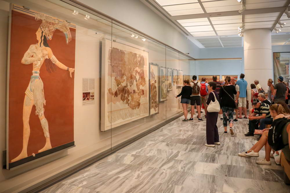 One of the most significant museums in Greece, the Heraklion Archaeological Museum is the go-to place for learning about the ancient Minoan civilization. Located in Crete, it showcases artifacts from the Bronze Age and Minoan culture, including the famous Phaistos Disc.