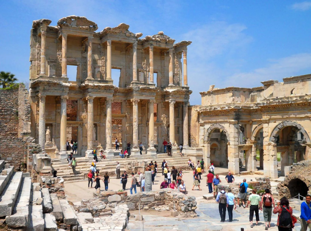 Ephesus, located near the town of Selcuk, is one of the best-preserved ancient cities in the Mediterranean and a highlight for history buffs. Once a major Roman city, Ephesus is home to remarkable ruins, including the Temple of Artemis, one of the Seven Wonders of the Ancient World.