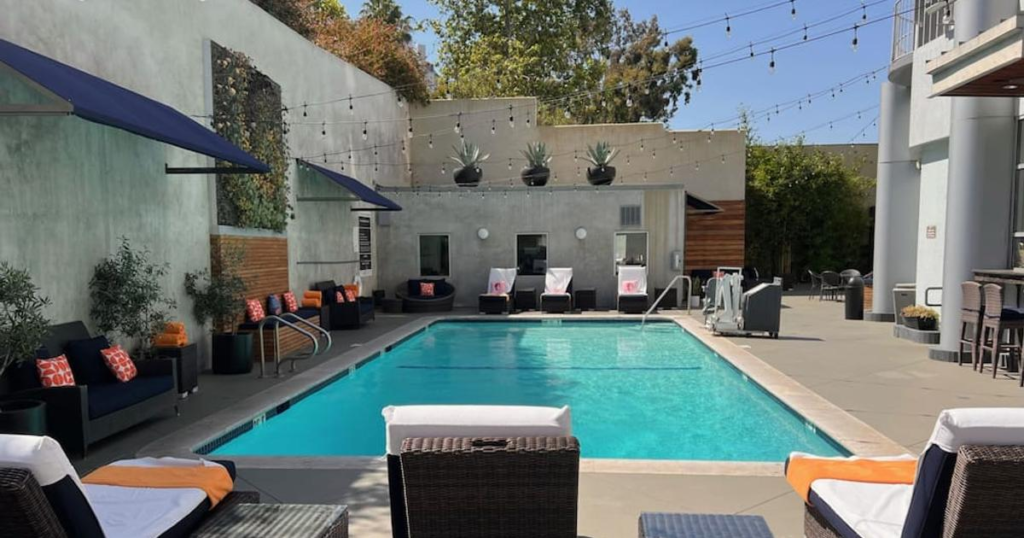 Hotel Angeleno offers a unique blend of style and comfort. This cylindrical-shaped hotel provides stunning panoramic views of the city and features an outdoor pool and a restaurant