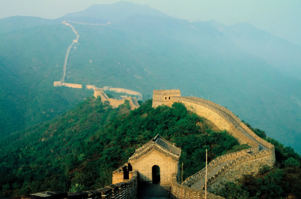 The origins of the Great Wall of china can be traced back to the 7th century BC during the Warring States period