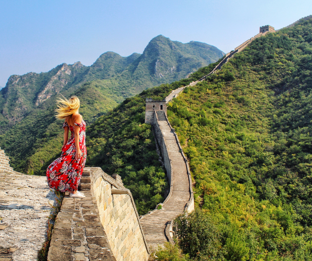 With thousands of kilometers to explore, it's crucial to choose the right section of the Great Wall of china based on your preferences, physical condition, and time constraints. Here’s a breakdown of some of the most popular sections: